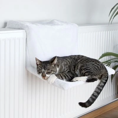 Trixie Deluxe Plush Radiator Bed - White - Image 2