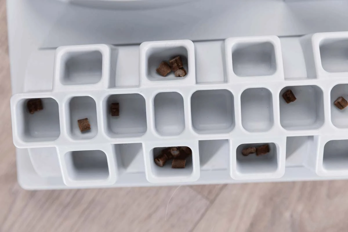 Trixie Fun Board XXL Cat Strategy Game - Image 6