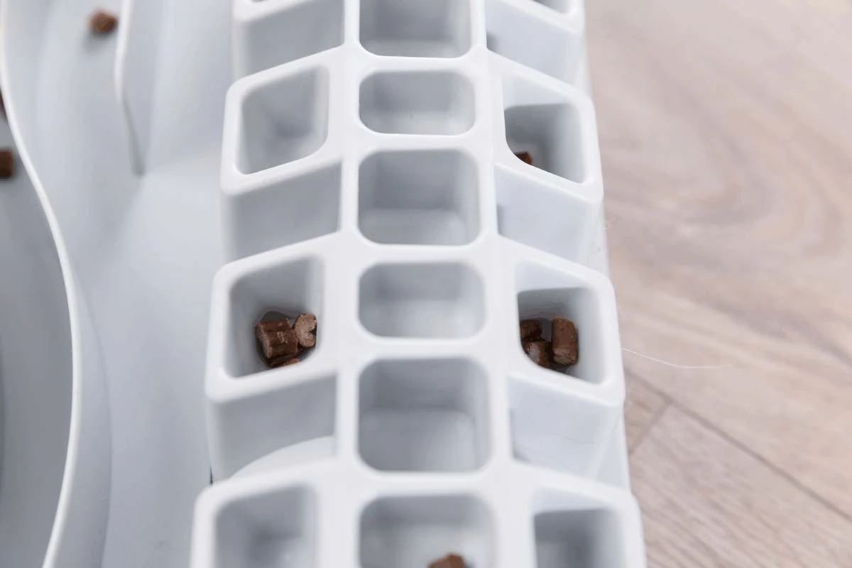 Trixie Fun Board XXL Cat Strategy Game - Image 8